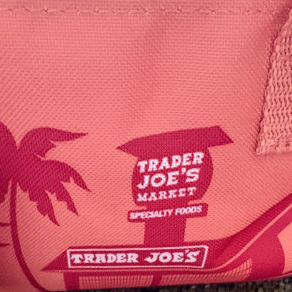 Trader Joe's Pink Insulated Lunch Tote - Picture 5 of 8